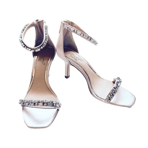 New Jewel Badgley Mischka champagne color ankle strap sandals with rhinestones - Picture 1 of 7
